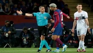 رونالد أراوخو مدافع برشلونة