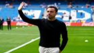 عشب البرنابيو.. عقبة جديدة تنتظر تشافي في كلاسيكو ريال مدريد وبرشلونة
