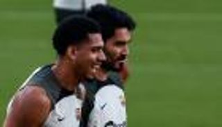 قبل الكلاسيكو.. غوندوغان يخمد نيران أراخو في برشلونة