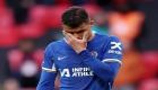 دموع «العجوز» سيلفا ترسم كارثة المليار في تشيلسي (فيديو)