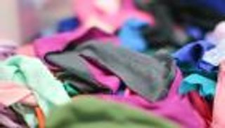 إعادة تدوير قصاصات الأقمشة.. فوائد بيئية وأرباح خيالية