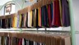 بيع 280 كيلومترا من «الجميلات النائمات».. تعرف على مميزات بقايا أقمشة دور الأزياء الفاخرة