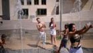 أوروبا تواجه موجة حارة «لا يتحملها الجسم»