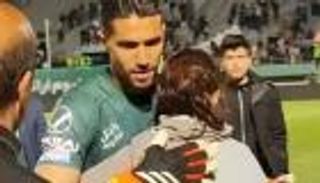 بسبب واقعة «الحضن».. معاقبة حارس مرمى إيراني