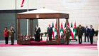 استقبال حافل لـ«الضيف الكبير».. أمير الكويت يصل إلى الأردن