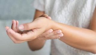 مريضة بالتصلب العصبي المتعدد- أرشيفية