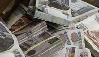 عملات ورقية فئة 100 و200 جنيه مصري