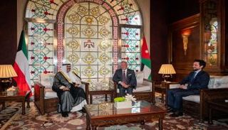 العاهل الأردني وأمير الكويت وولي عهد الأردن