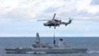 خليج عدن.. بريطانيا «تصطاد» صاروخا حوثيا باتجاه سفينة تجارية