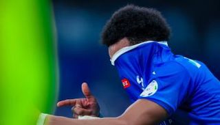 احتفال علي البليهي مدافع الهلال السعودي