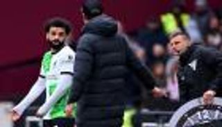 تغيير المعاملة.. سبب اشتباك محمد صلاح وكلوب