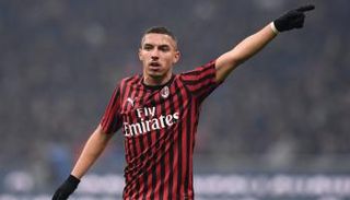 إسماعيل بن ناصر لاعب ميلان الإيطالي