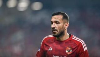 علي معلول نجم الأهلي المصري