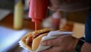 تطورات واقعة التسمم الغذائي بالرياض.. توجيه عاجل من أمير المنطقة