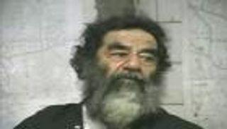 مذكرات صدام حسين بالمعتقل الأمريكي.. ابنته تبدأ نشرها بخط يده