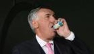 بعد حظر التدخين.. كيف حارب كارلو أنشيلوتي «التوتر»؟