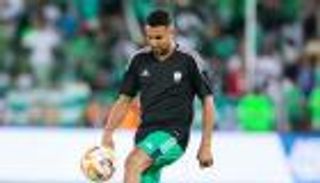 بقيادة محرز.. أزمة صامتة في الأهلي السعودي