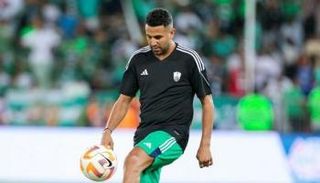 رياض محرز لاعب الأهلي