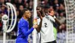 «سأسحقه».. مبابي يتلقى رسالة تحذيرية من نجم ريال مدريد (فيديو)