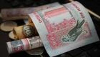 قفزة في التحويلات المالية عبر بنوك الإمارات.. 3 تريليونات درهم في شهرين