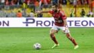 بسبب إصابة وإيقاف.. علي معلول يداعب حلما تاريخيا في الأهلي المصري
