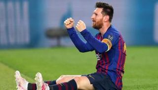 الأرجنتيني ليونيل ميسي أسطورة برشلونة