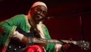 حسنة البشارية.. مغنية الروك الصحراوية (بروفايل)