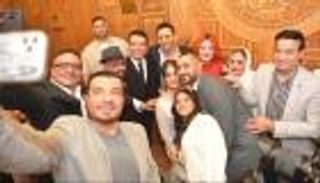 عقد قران ابنة مصطفى كامل.. نجوم التسعينيات يشاركون «النقيب» فرحته (صور)
