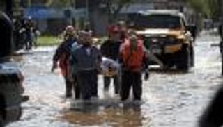 «مناطق حرب».. «معركة برازيلية» لإغاثة المتضررين من الفيضانات 