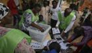 بدء الفرز في انتخابات الرئاسة بتشاد.. ومؤشرات بـ«تقدم ديبي» (صور) 