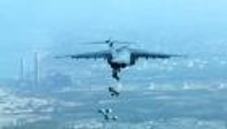 جهود إنسانية إماراتية متواصلة.. الإسقاط الـ48 لـ«طيور الخير»