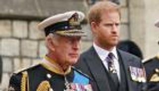 تشارلز وهاري.. قرار جديد للملك يعمق الخلافات مع نجله الأصغر
