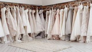 اختيار فستان الزفاف المناسب