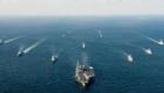 الصين تبعد مدمرة أمريكية عن كهف التنين.. مناوشات في البحر الجنوبي