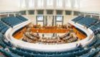 لماذا تم وقف العمل بـ7 مواد بدستور الكويت؟