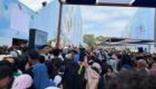 تدافع وإغماءات.. روائي سعودي يجذب القراء في معرض الرباط للكتاب 2024