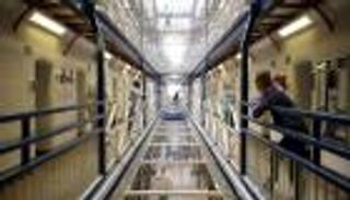 عفو اضطراري.. اكتظاظ السجون الاسكتلندية يفتح أبوابها لإطلاق سراح المئات