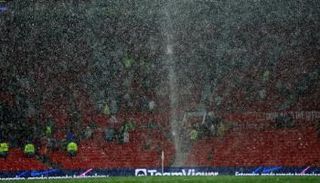 ملعب أولد ترافورد في مباراة مانشستر يونايتد وأرسنال