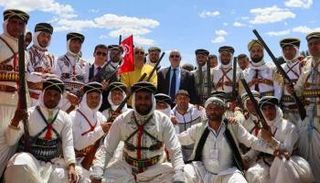 الفرسان المشاركين بالمهرجان