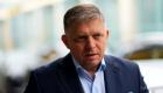 «حالته خطيرة».. إصابة رئيس وزراء سلوفاكيا في إطلاق نار (فيديو)