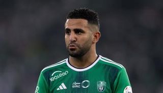 رياض محرز لاعب الأهلي السعودي