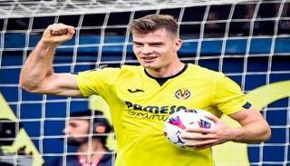 ألكسندر سورلوث مهاجم فياريال