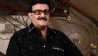 سمير غانم.. ضابط شرطة ضل طريقه إلى النجومية (بروفايل)