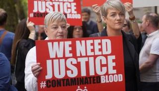 مسيرات لأهالي الضحايا في لندن- أرشيفية