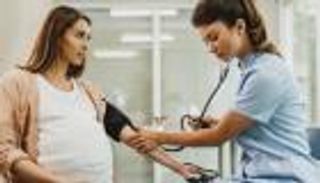 اليوم العالمي لتسمم الحمل.. علامات مبكرة تحذر من «قاتل محتمل»