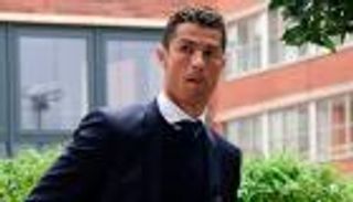 من الاغتصاب إلى كوكاكولا.. كريستيانو رونالدو يصمد في وجه الأزمات
