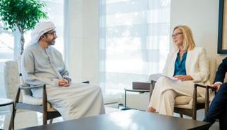 الشيخ عبدالله بن زايد آل نهيان يبحث مع سيغريد كاج آليات تعزيز الاستجابة الإنسانية في غزة