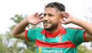 مدرب مولودية الجزائر يوضح.. مصير يوسف بلايلي ورأيه في بيتكوفيتش