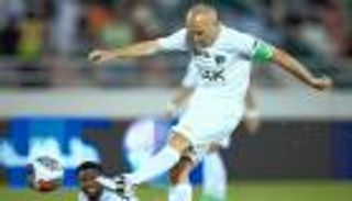 في ليلة طرد تشافي.. إنييستا يستعيد بريقه بعد 46 يوما (فيديو)