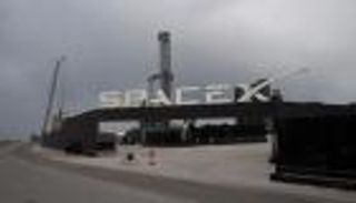 «سبيس إكس» للفضاء بـ200 مليار دولار.. جرأة إيلون ماسك تصنع الثروة